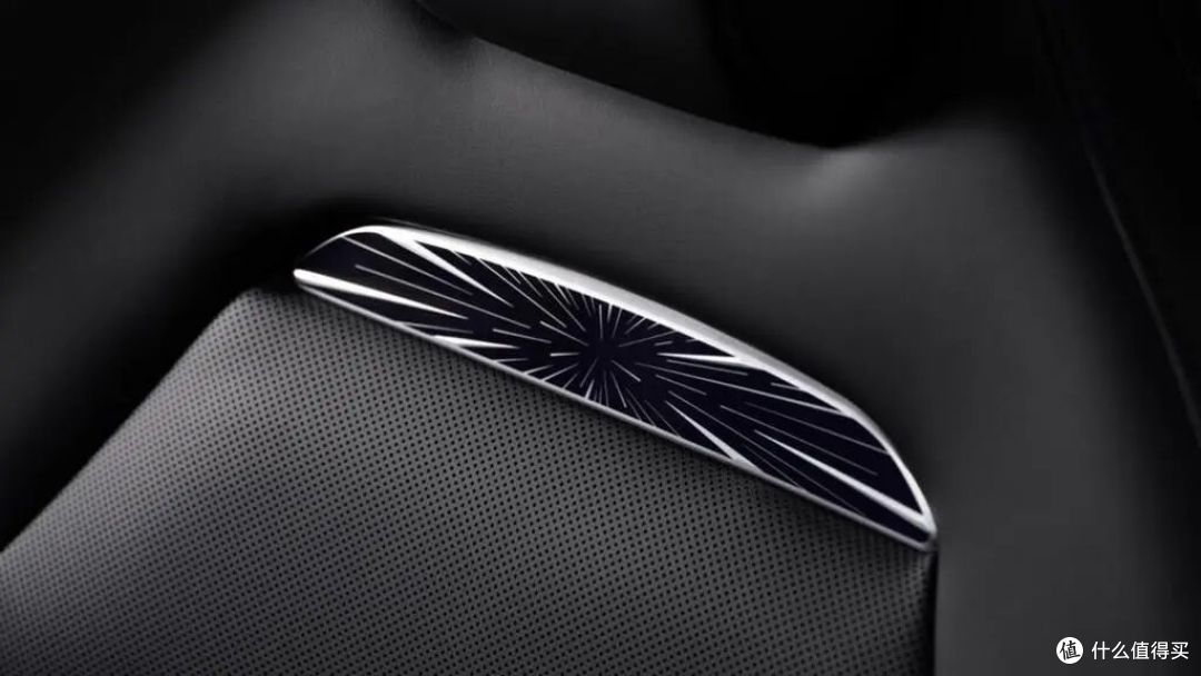 Model Y高性能版36.9万，677马力，比极氪7X贵10万，你冲不冲？