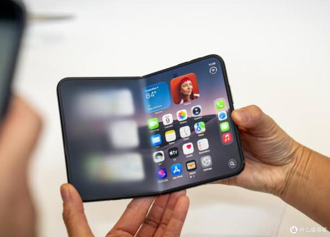 iPhone Duo首映后,与华为、小米、三星宽折叠对比,谁更成熟?