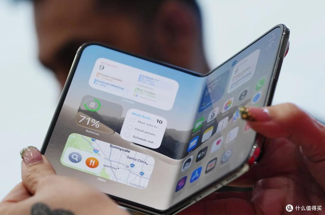 iPhone Duo首映后,与华为、小米、三星宽折叠对比,谁更成熟?