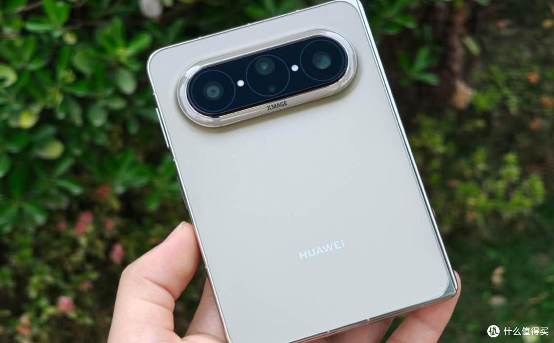 iPhone Duo首映后,与华为、小米、三星宽折叠对比,谁更成熟?