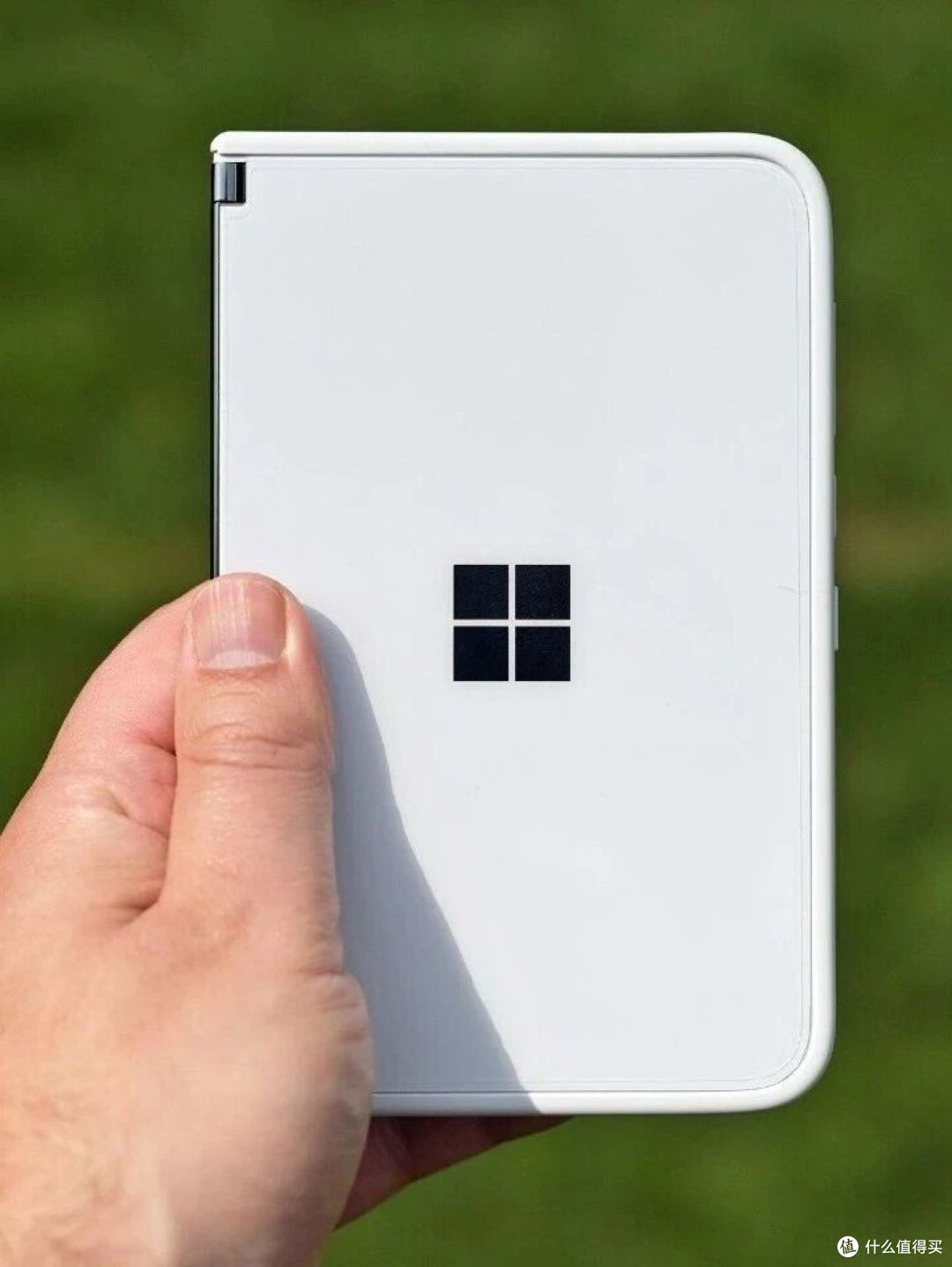 6年前的微软Surface ：不折屏幕，偏要在中间留一道缝