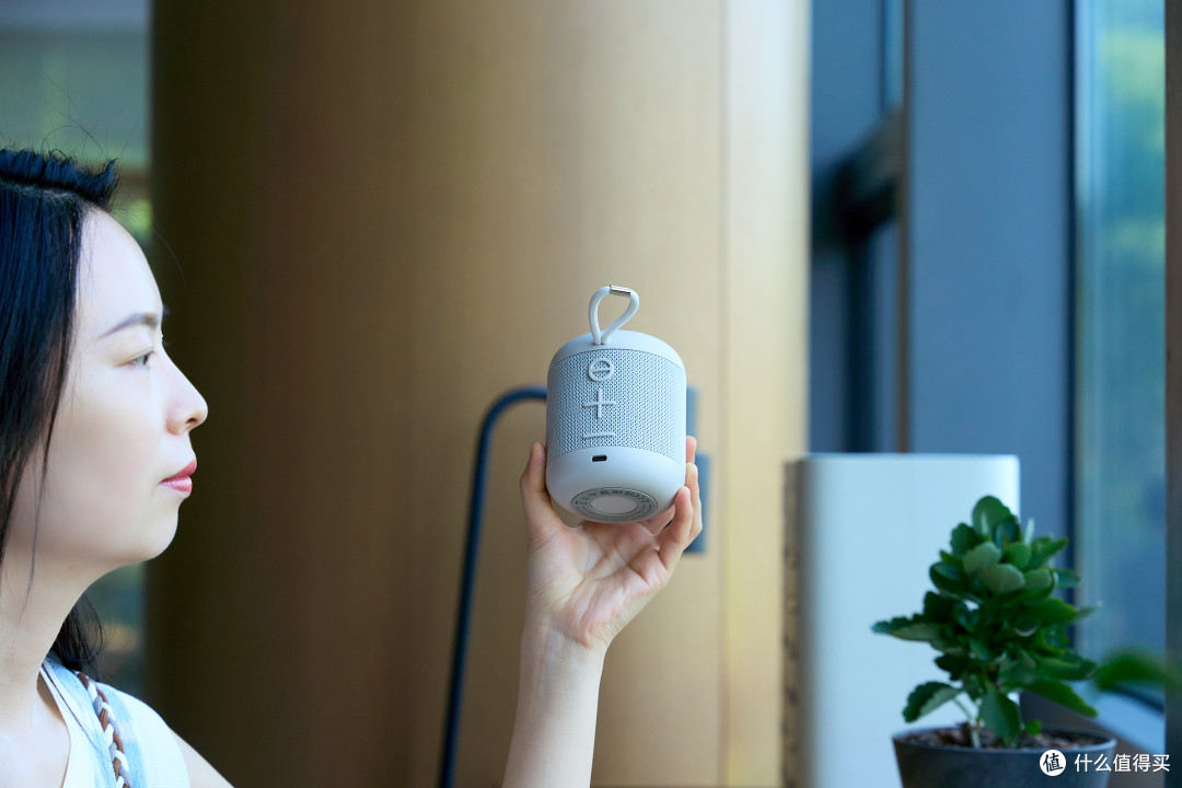 户外出行的快乐，有一半是奥睿科音动便携小音箱给的