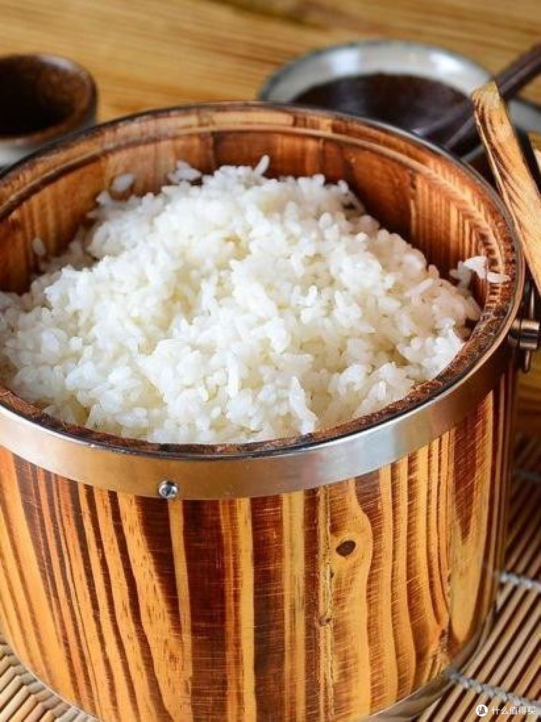 木桶只擦不洗长绿霉,市监局却判无风险?木桶饭的桶根本不碰饭