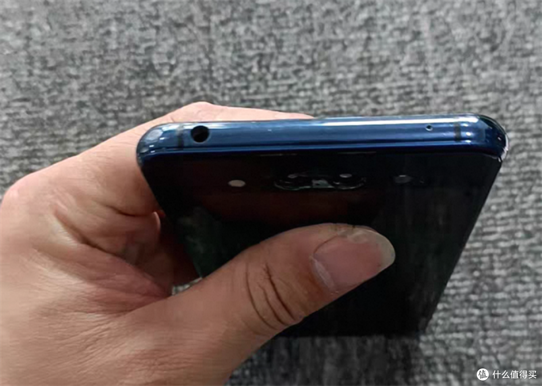 二百左右拿下骁龙845双屏HiFi手机，前6.39英寸全面屏，后5.49英寸副屏，独立AK4377A音频芯片，独特10GB内存