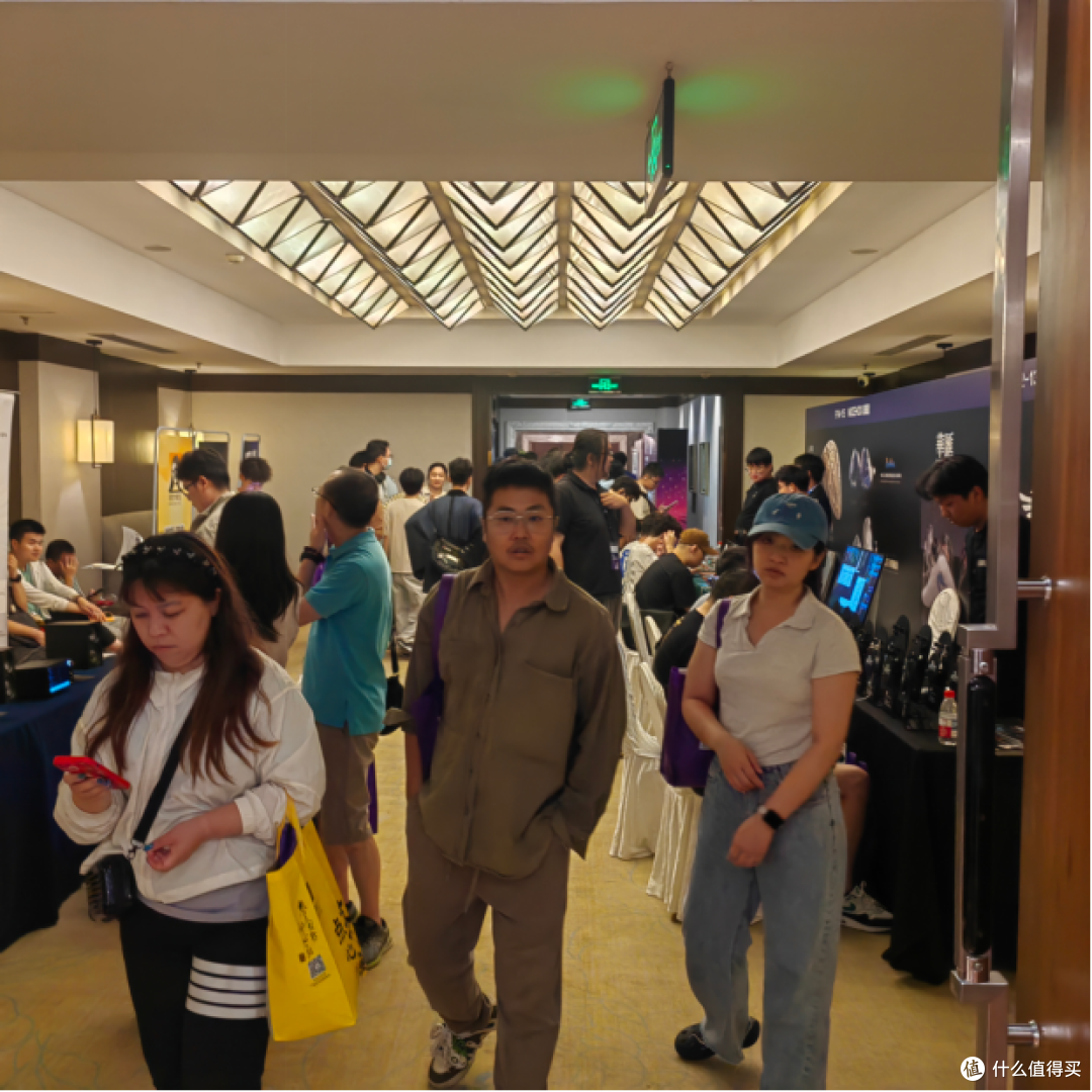 当播放中枢先站出来,小尾巴才有戏Mzealot脉声 APP× AE10小方糖