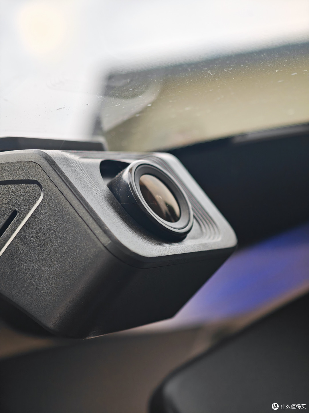 想要自驾高速安全行车,新老司机这11种车品建议都准备在车上。