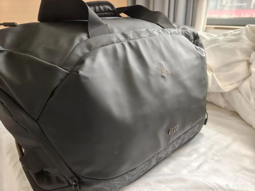 这么能装？光影行星盖世M1，健身通勤一包搞定！