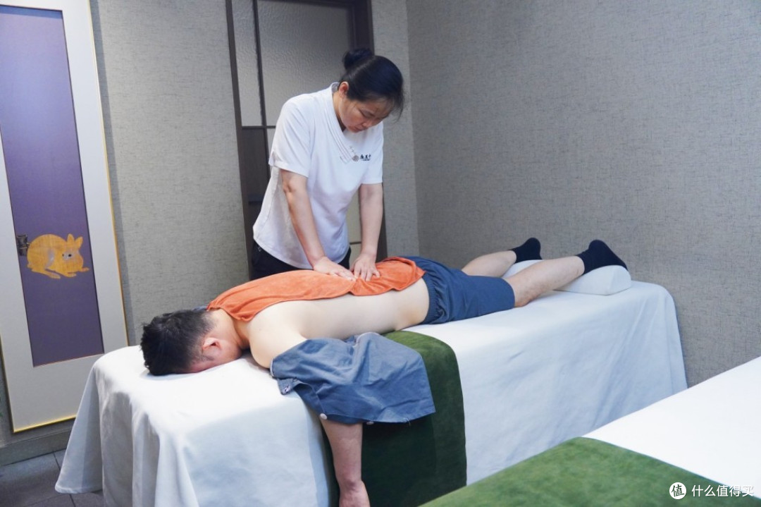 秋天总头沉脖子紧？老师傅问你几点洗头