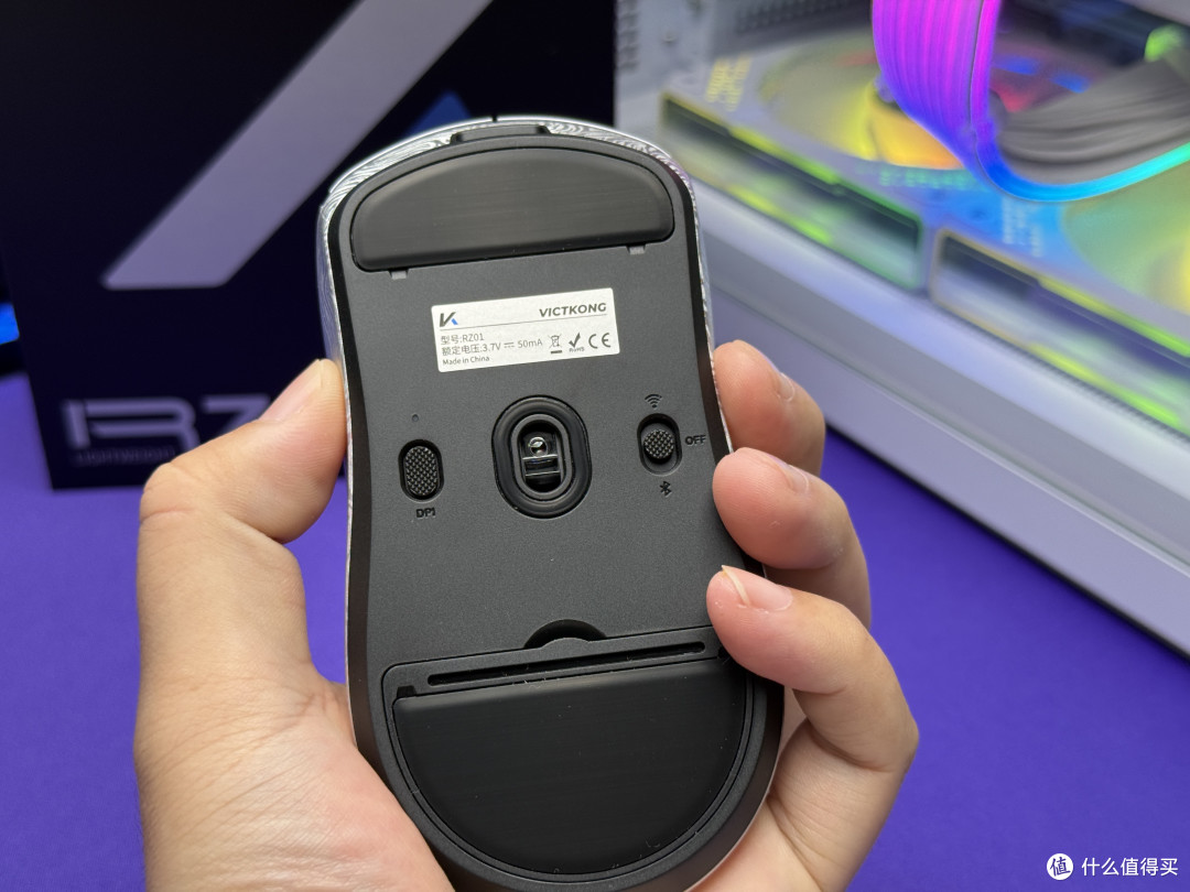 继续卷吧!79元的类GPW模具,外壳还是复合碳纤维,VICTKONG RZ01