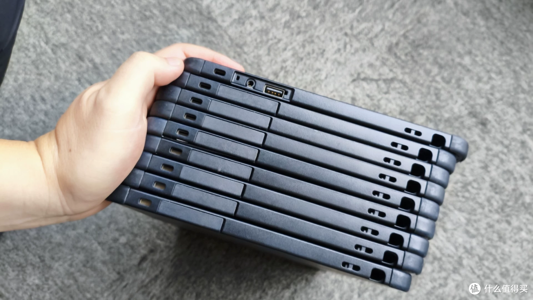 399元的富士通Q7310，一块512G固态比它还贵