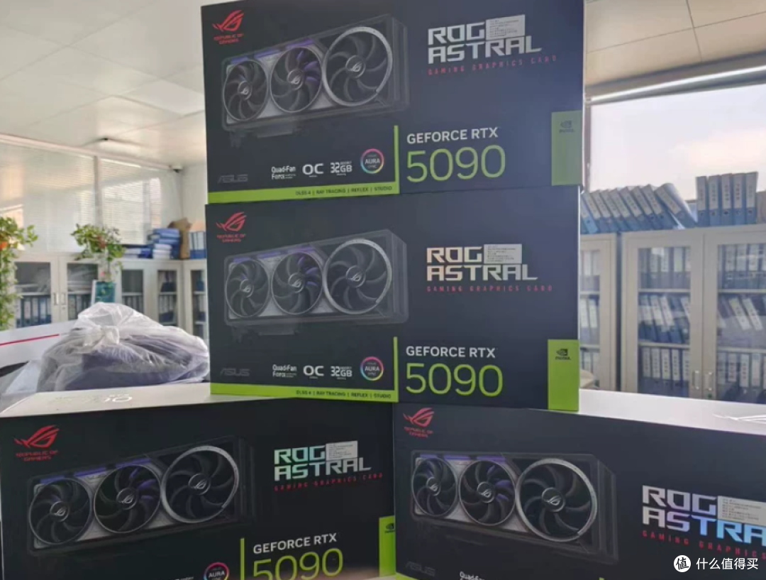 3.04万的RTX5090大清仓,32G显卡是漏还是坑