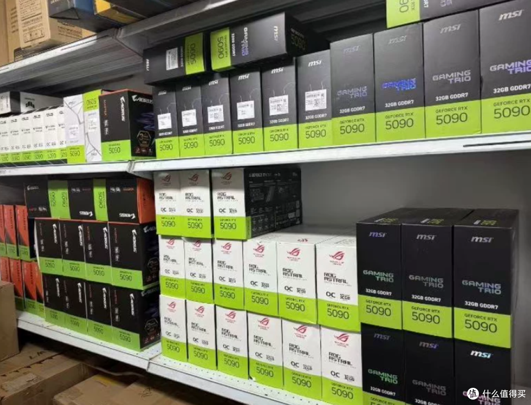 3.04万的RTX5090大清仓,32G显卡是漏还是坑
