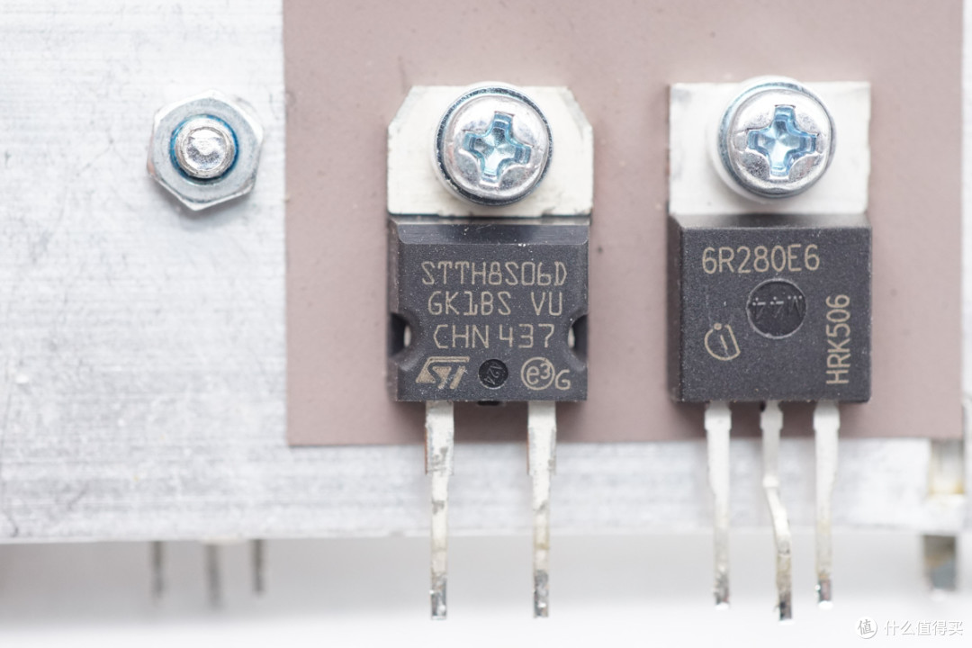 CCC安规认证加持，康舒280W ATX电源拆解
