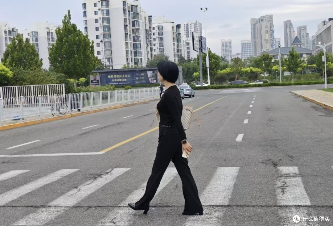 40+想松弛又显瘦,就穿西裤+针织衫