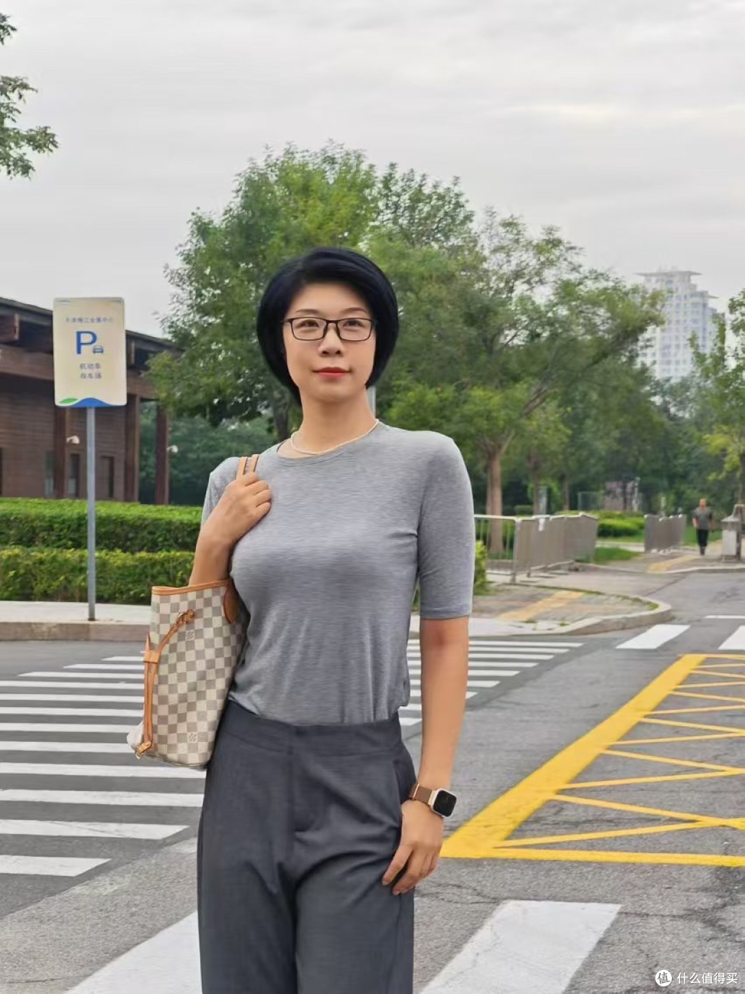 40+想松弛又显瘦,就穿西裤+针织衫