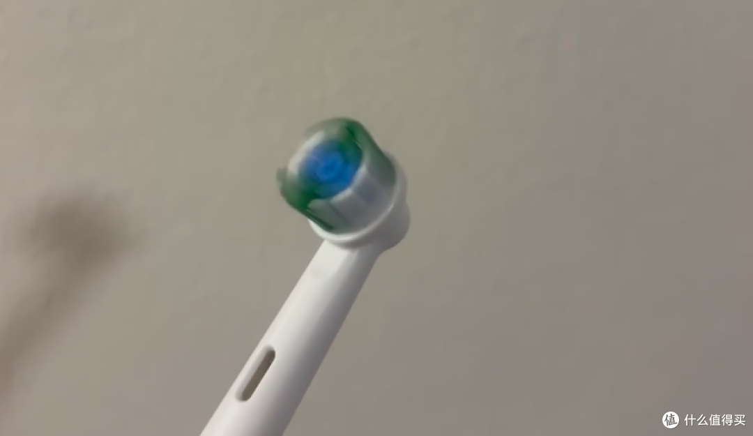 这个电动牙刷还不错,综合快来看还说的过去