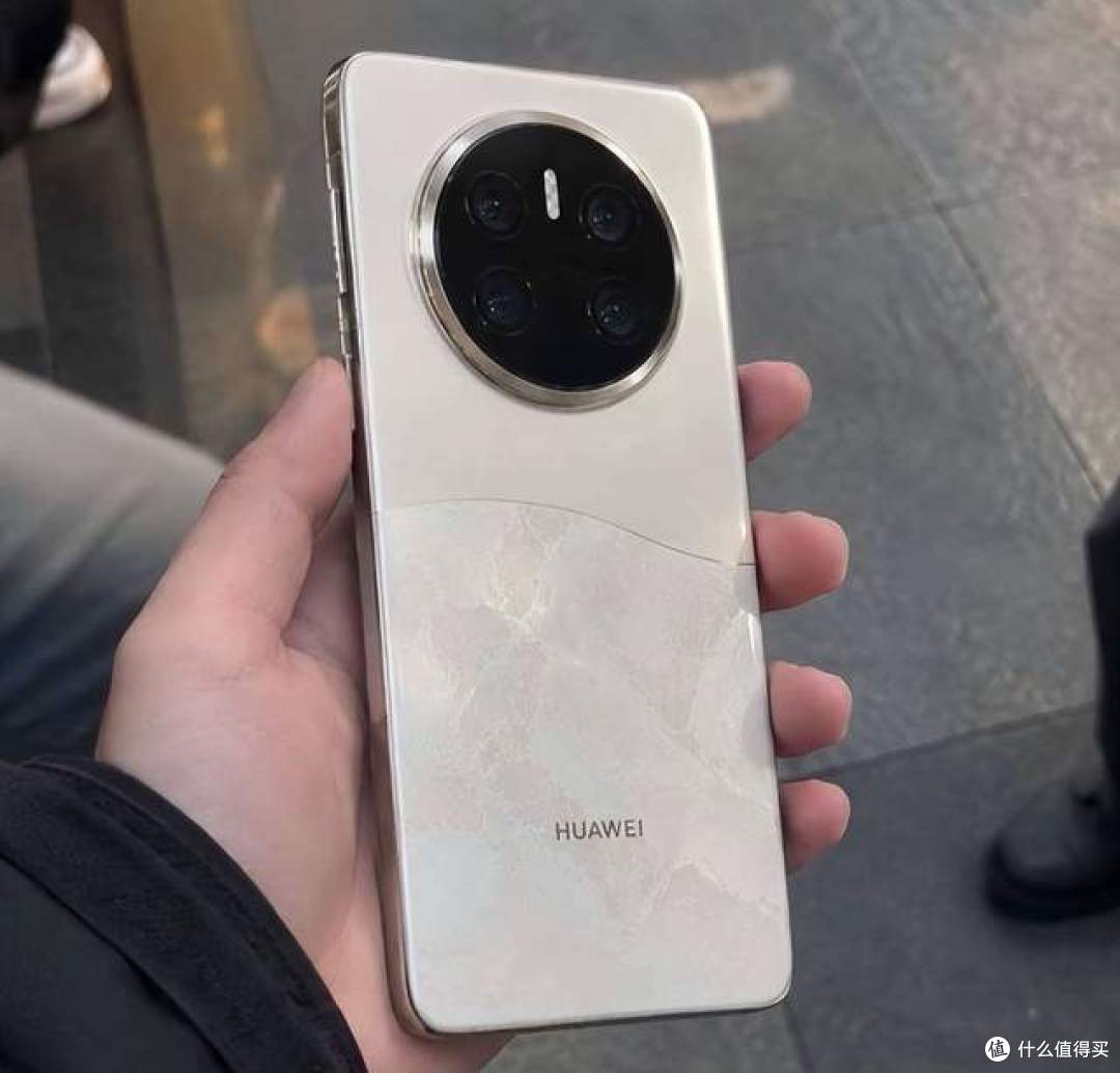 华为 Mate90系列曝光，麒麟 9050 + 大电池，国产旗舰再上新台阶