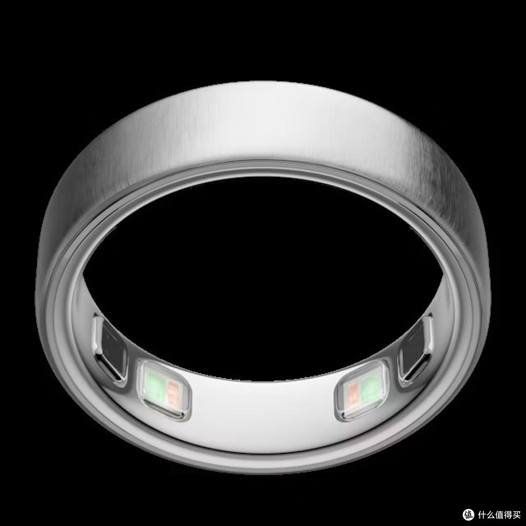 Oura Ring 5 银色版官方产品图,戒指内侧的 18 通道多波长 PPG 传感器排布,图源 ourahealth.imgix.net 官方图