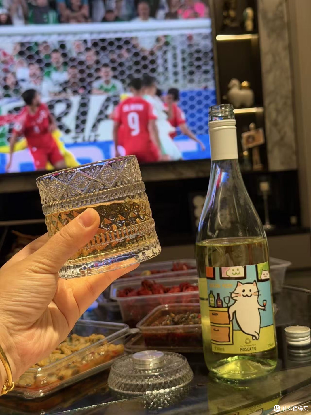 朋友临时来家里小聚开这支酒气氛立刻软下来