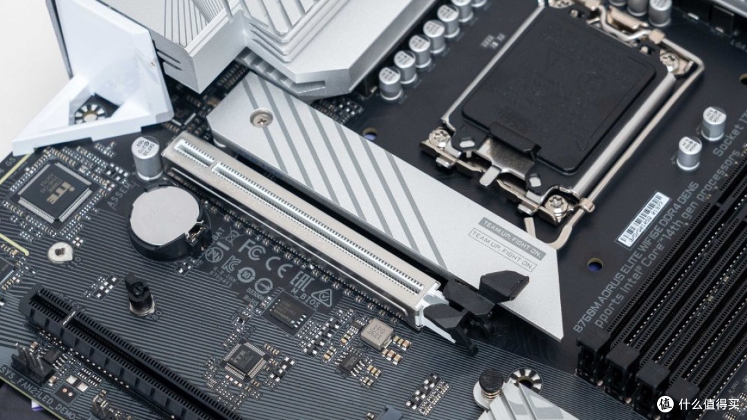 i5-14600KF + 技嘉 B760M 小雕 GEN5：选 DDR4 才是玩家真香之选