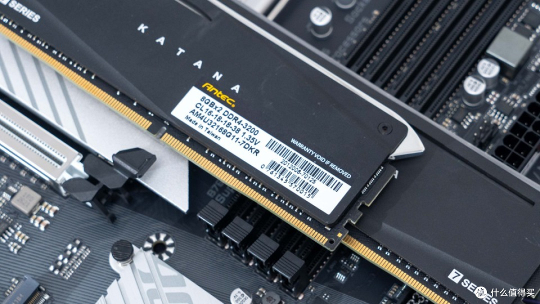 i5-14600KF + 技嘉 B760M 小雕 GEN5：选 DDR4 才是玩家真香之选