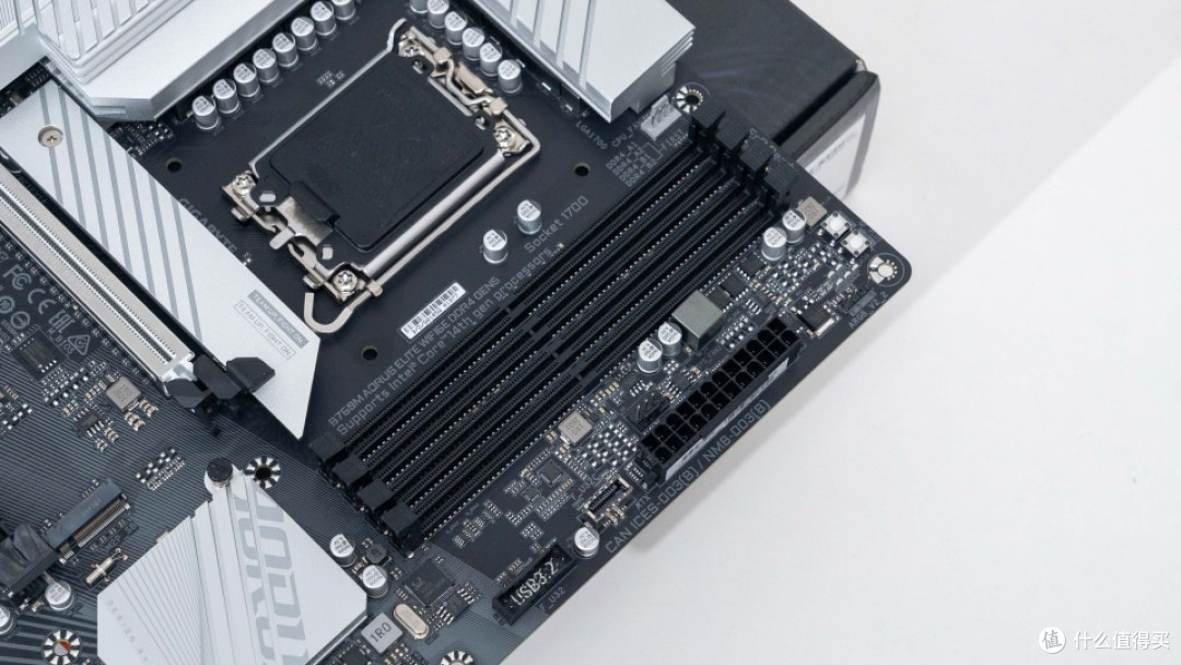 i5-14600KF + 技嘉 B760M 小雕 GEN5：选 DDR4 才是玩家真香之选