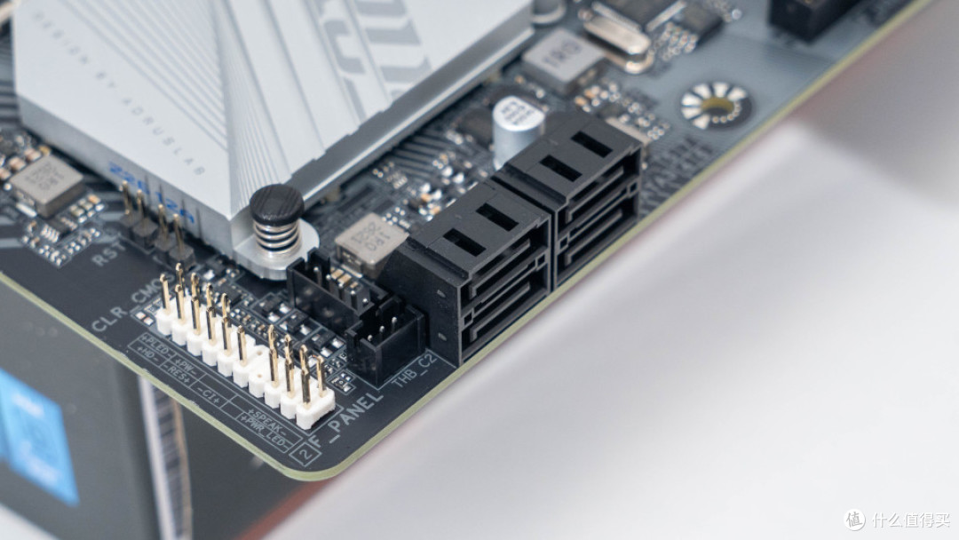 i5-14600KF + 技嘉 B760M 小雕 GEN5：选 DDR4 才是玩家真香之选