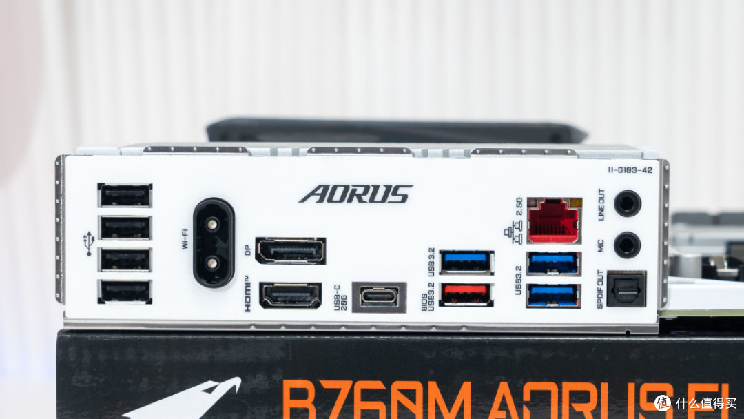 i5-14600KF + 技嘉 B760M 小雕 GEN5：选 DDR4 才是玩家真香之选