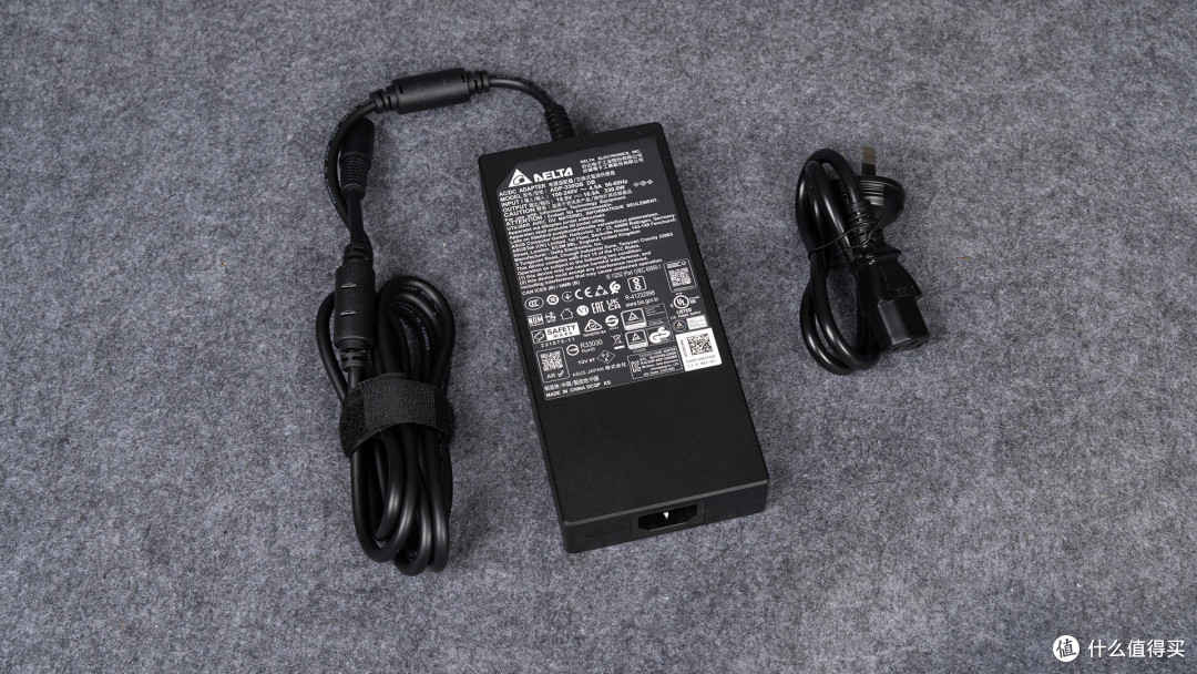ROG 魔霸9 Mini深度评测:不到万元的3L钢炮,同配置游戏本咋打?