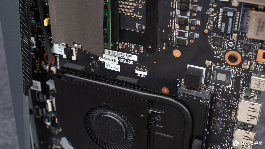 ROG 魔霸9 Mini深度评测:不到万元的3L钢炮,同配置游戏本咋打?
