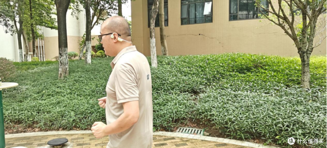 牛油果绿斐速 X20 骨传导耳机:跑步跳绳双场景实测