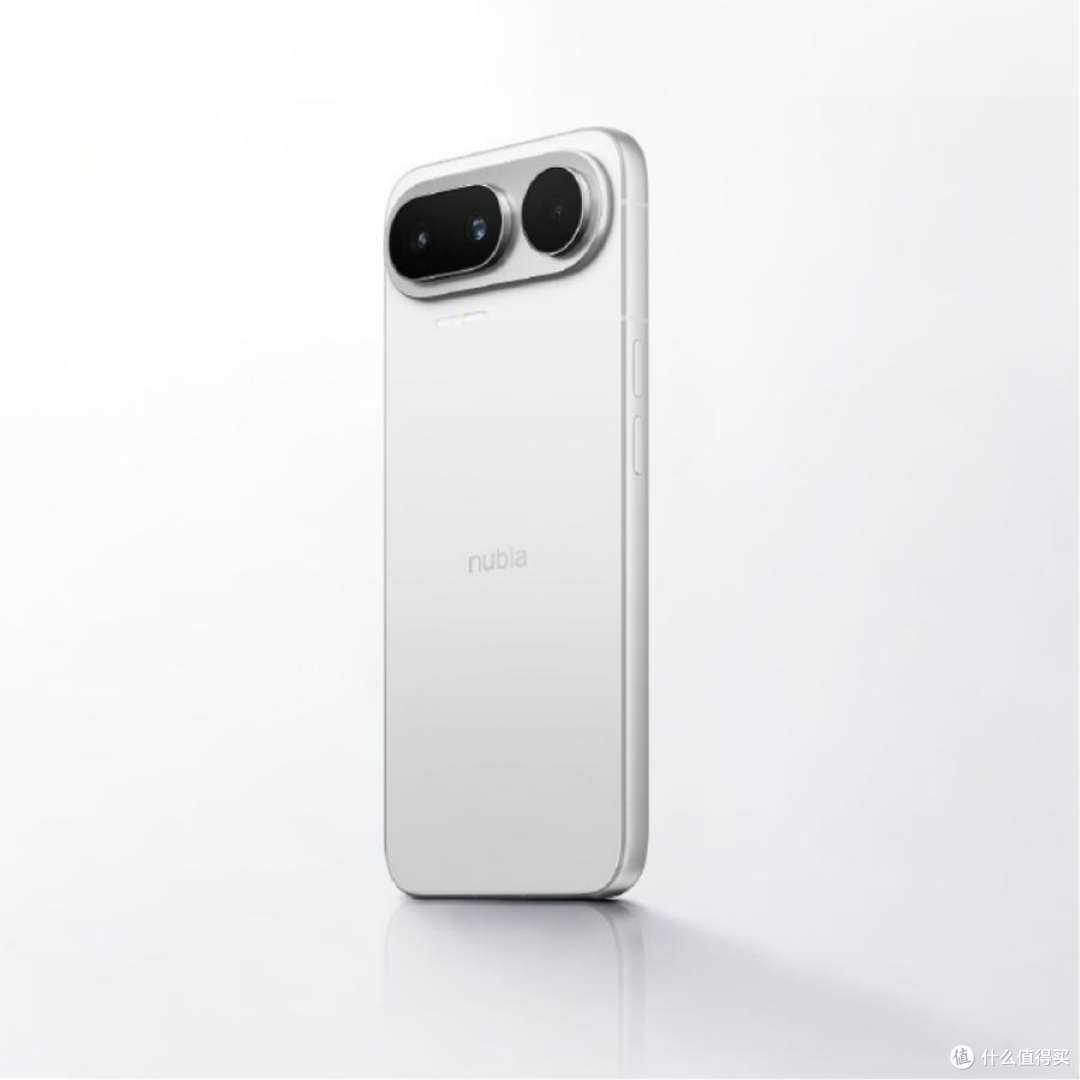 iOS 27推送当天,努比亚扔出王炸:AI手机直接开卖,比Siri实在多