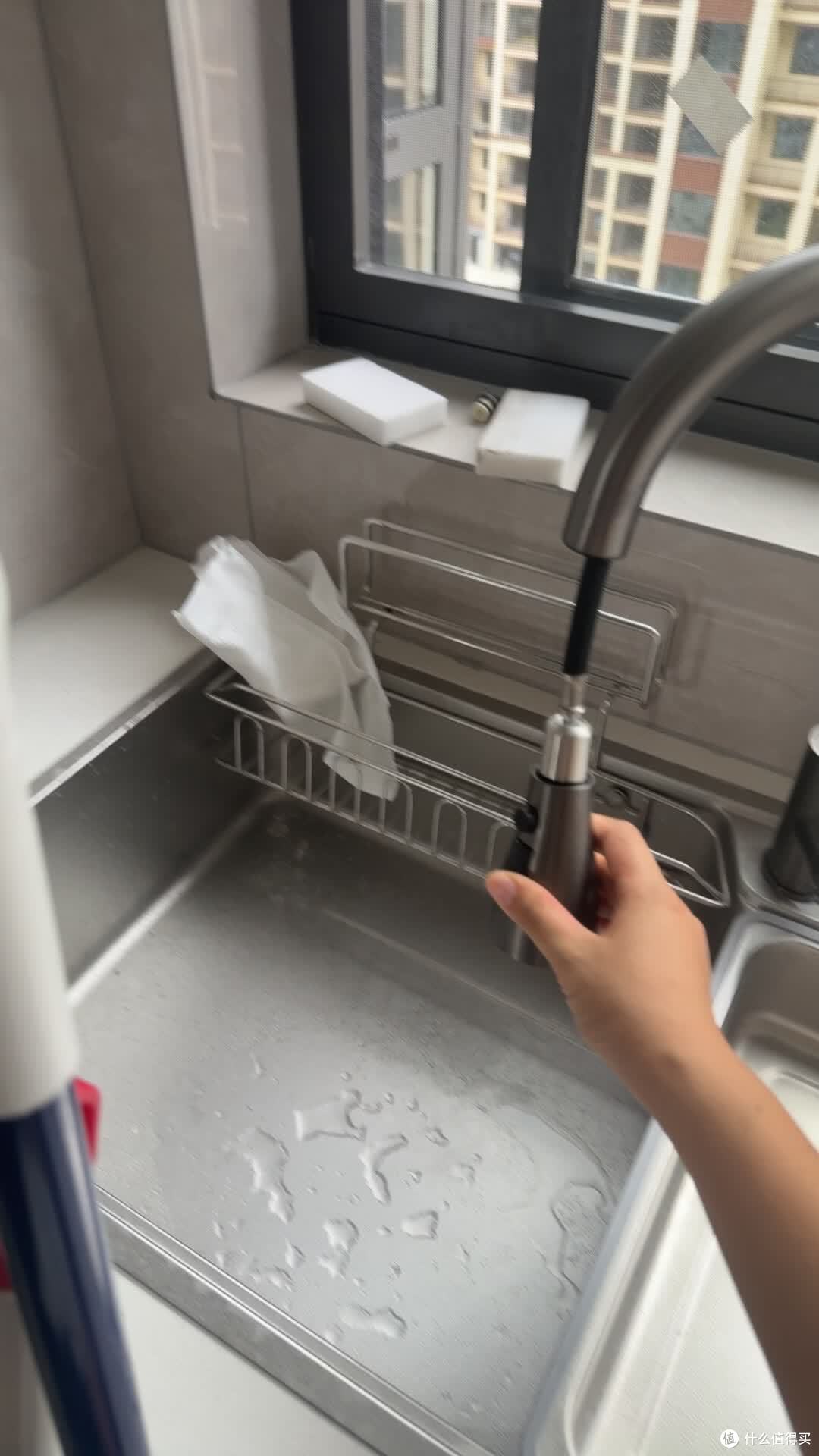 挖到宝!抽拉厨房龙头真的解放水槽