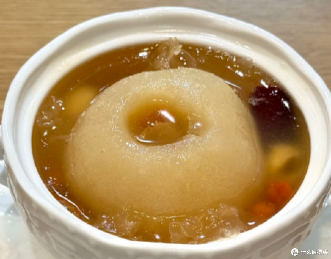 雪梨银耳羹,温润清甜适合日常炖煮