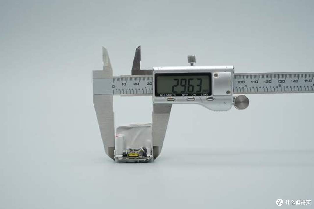 淡紫色磨砂质感+69g轻巧机身,倍思45W迷你氮化镓充电器拆解