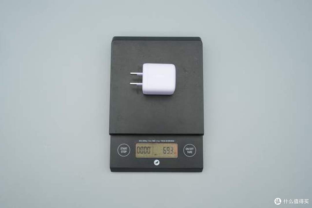 淡紫色磨砂质感+69g轻巧机身,倍思45W迷你氮化镓充电器拆解