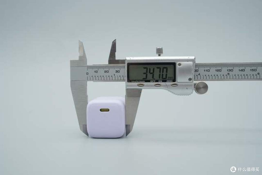 淡紫色磨砂质感+69g轻巧机身,倍思45W迷你氮化镓充电器拆解