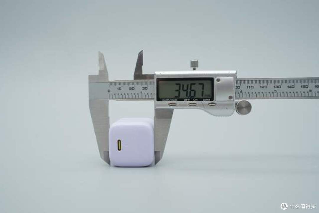 淡紫色磨砂质感+69g轻巧机身,倍思45W迷你氮化镓充电器拆解
