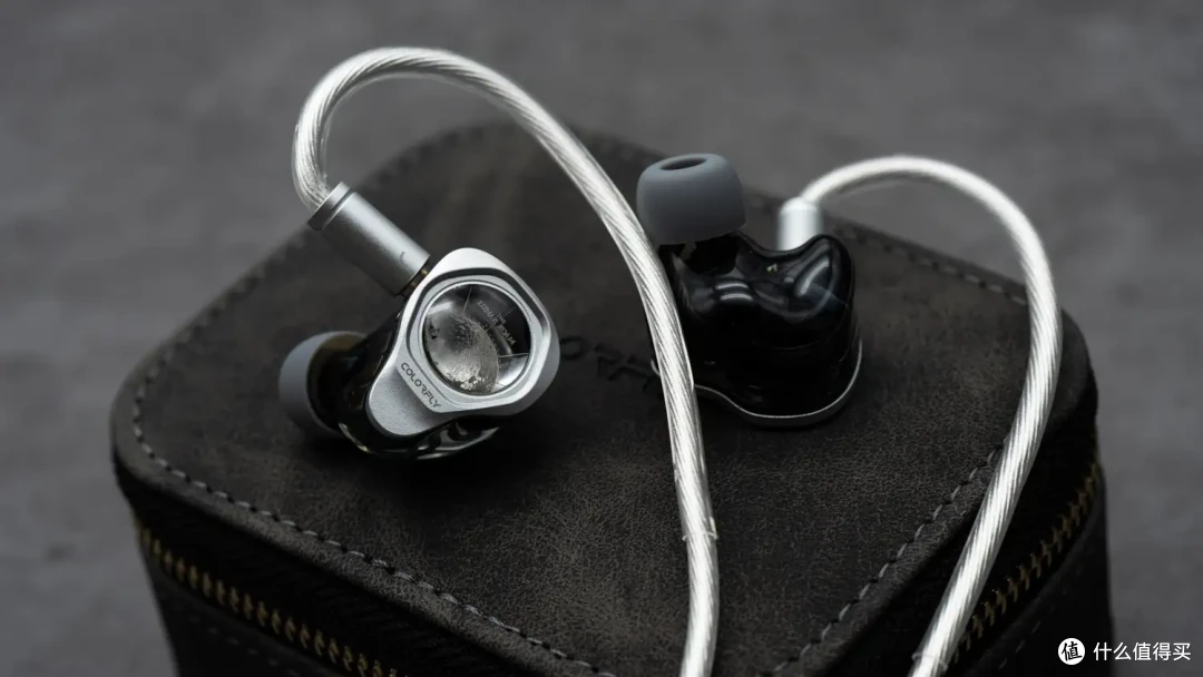 颜值与声音双赢——简评七彩虹Lunar Roam「月球漫步」