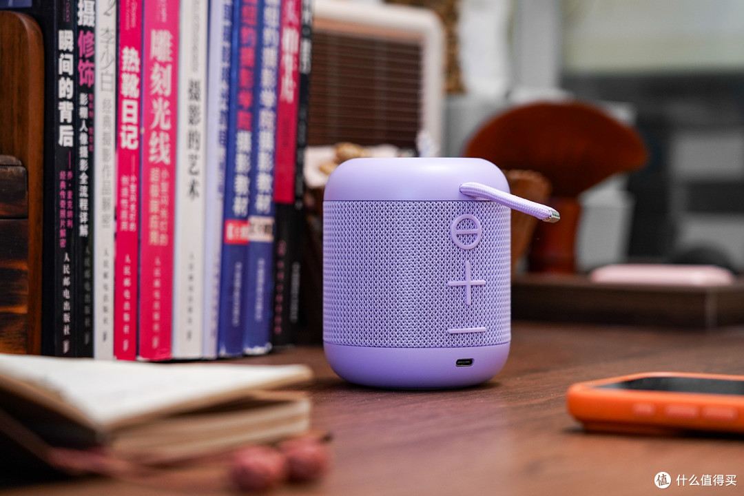 奥睿科便携音箱评测：巴掌大、27 小时续航，桌面与轻户外通吃