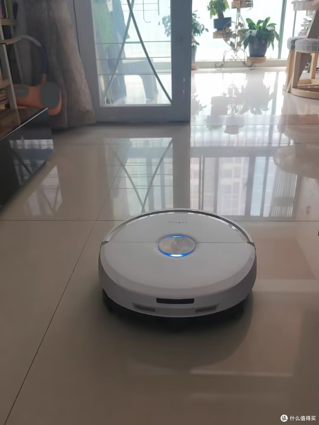 娃光脚满地滚都不脏！这台扫机把我家地面擦得能映出人影