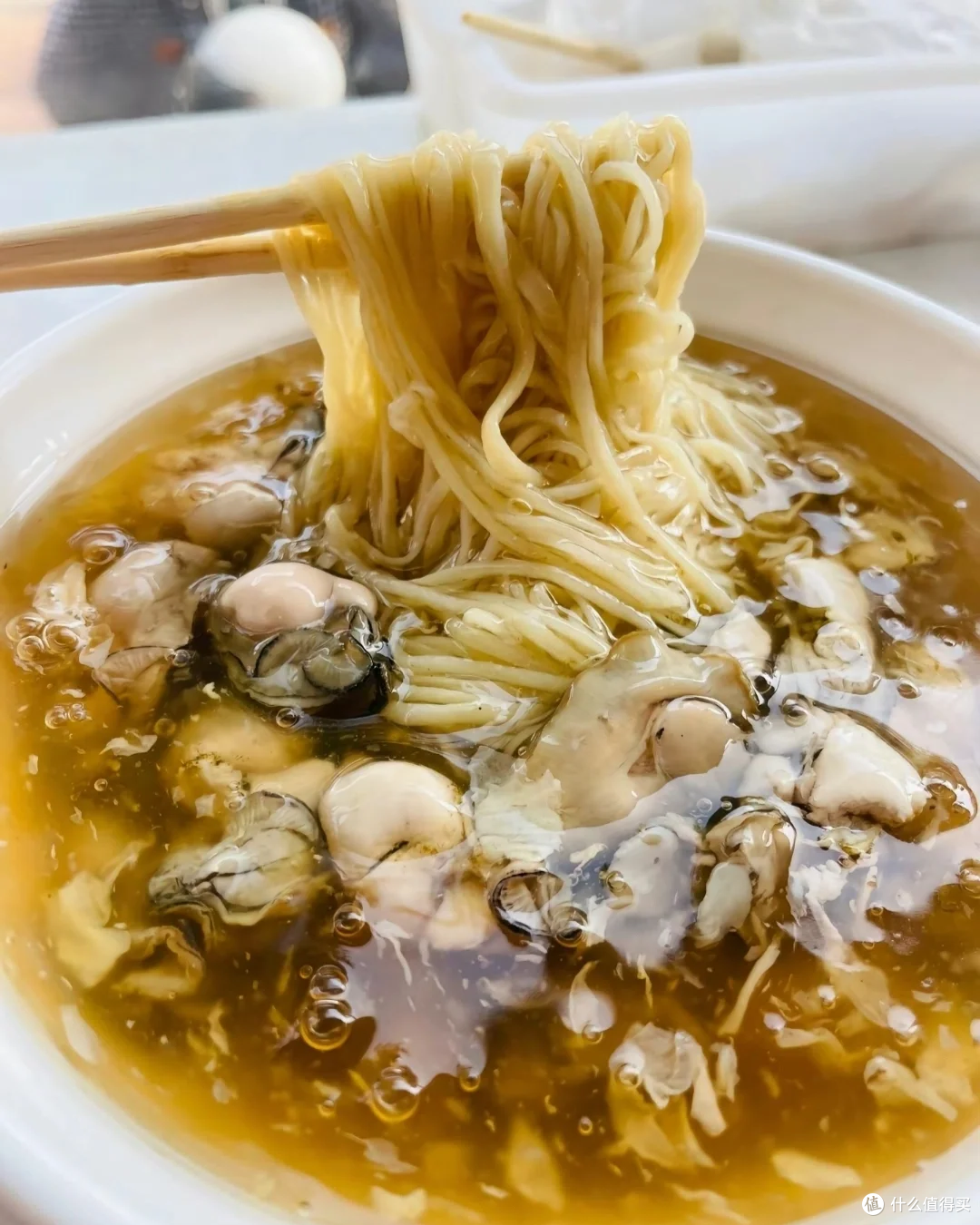 一碗海鲜面,4块钱!你相信吗?但这确实是真的!当地都这个价