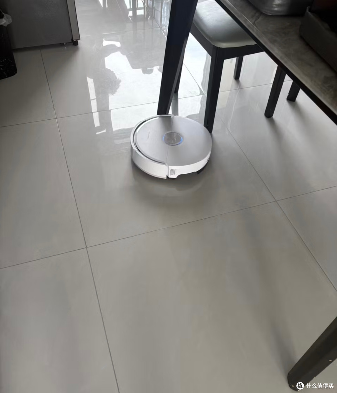 云鲸JXUltra深度实测:超薄机身+热水履带拖地,同价位性价比黑马