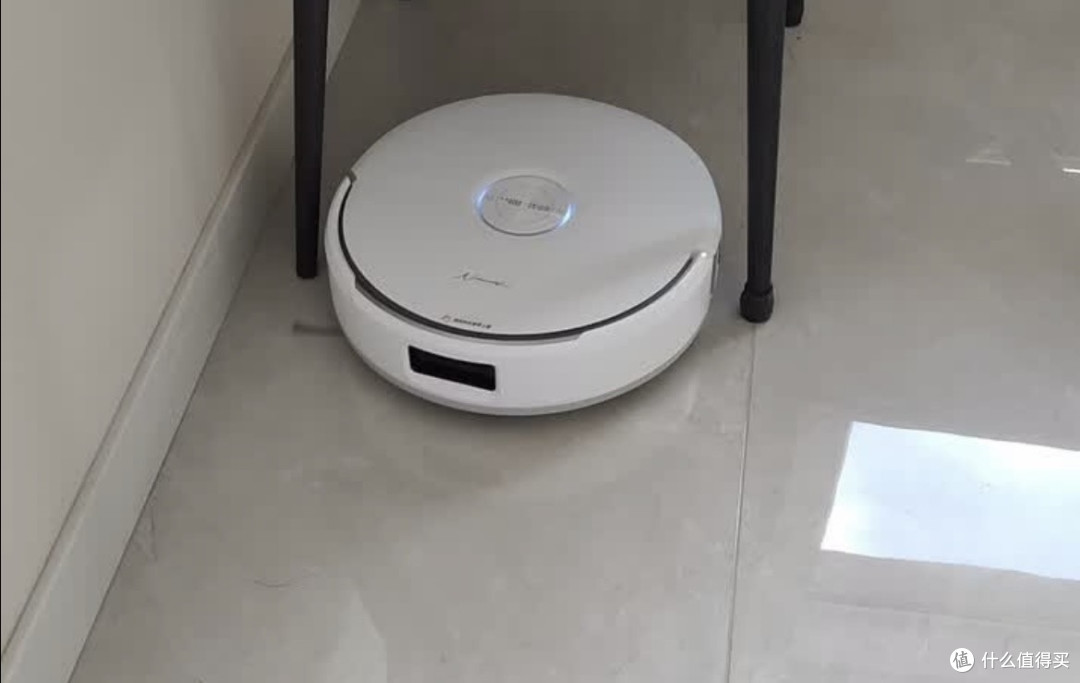 云鲸J6评测:履带活水洗地,拖地越级但避障妥协