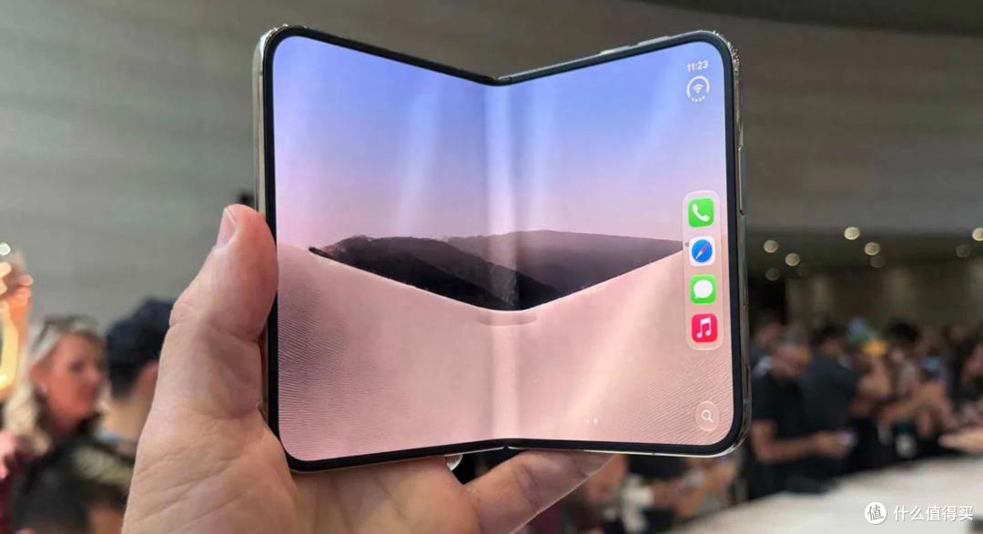 苹果折叠真机来了！iPhone Duo初上手：2T卖26499元，折痕真明显