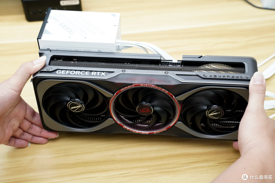 RTX 5080损耗多少？EXP GDC OCuP4V2 OCuLink显卡坞开箱评测