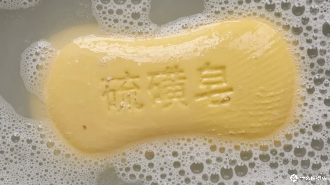 后背痘越长越多,还痒个不停?很可能是它在作祟