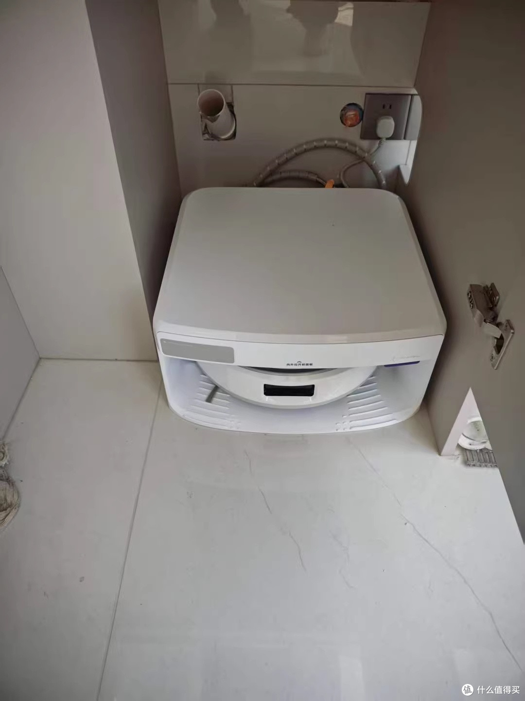 云鲸J6的活水履带把拖地变省心