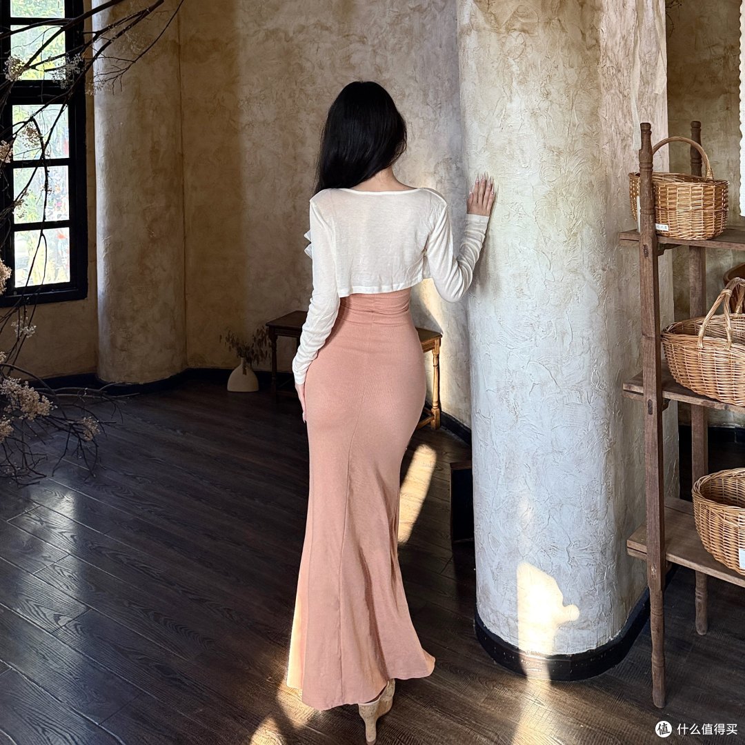 夏日三件套晒单:黑色吊带裙+冰丝开衫+碎花半裙,搭出一周不重样