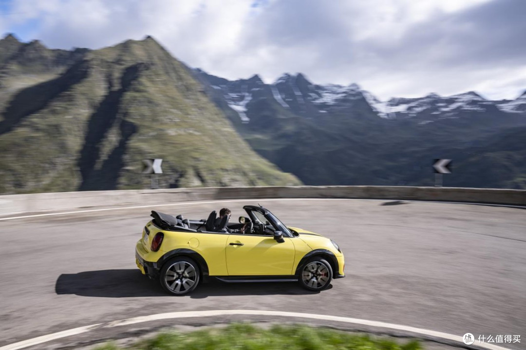 性能好的敞篷车推荐:MINI JCW CABRIO性能参数全面解读
